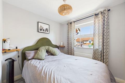 39 Earles Meadow, Horsham, RH12 4HP