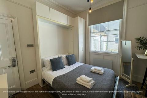 Studio to rent, Gloucester Place, London NW1