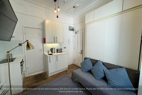 Studio to rent, Gloucester Place, London NW1