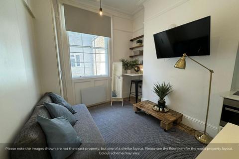 Studio to rent, Gloucester Place, London NW1