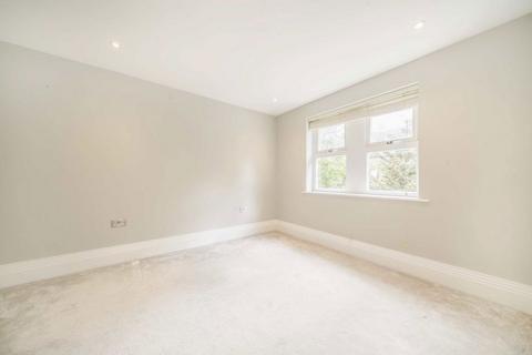 63 The Park, London, W5 5NP
