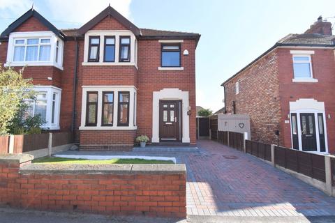 3 bedroom semi-detached house for sale, Deirdre Avenue, Widnes, WA8 6PA