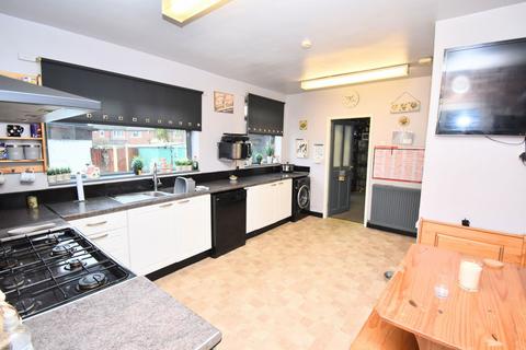 21 Nicholas Road, Widnes, WA8 8ST