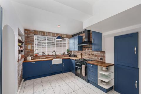 5 bedroom detached house for sale, Upton Lane, Widnes, WA8 9AG