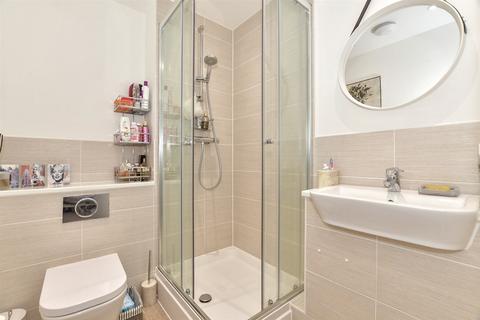 8 Alder Way, Faygate, Horsham, RH12 0BU