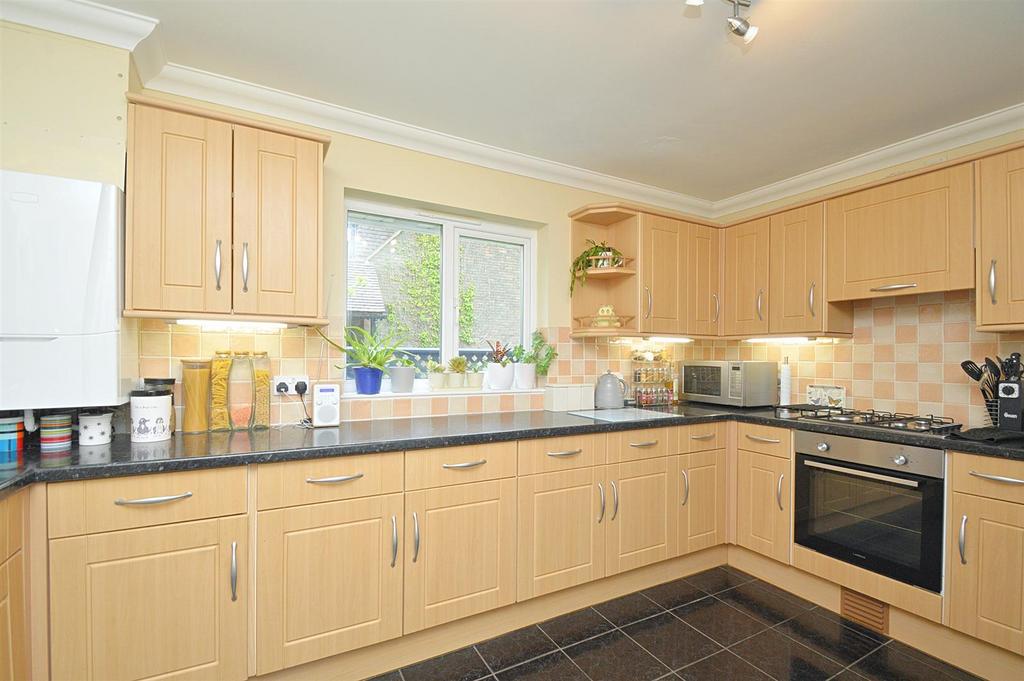 Resized Kitchen2.jpg