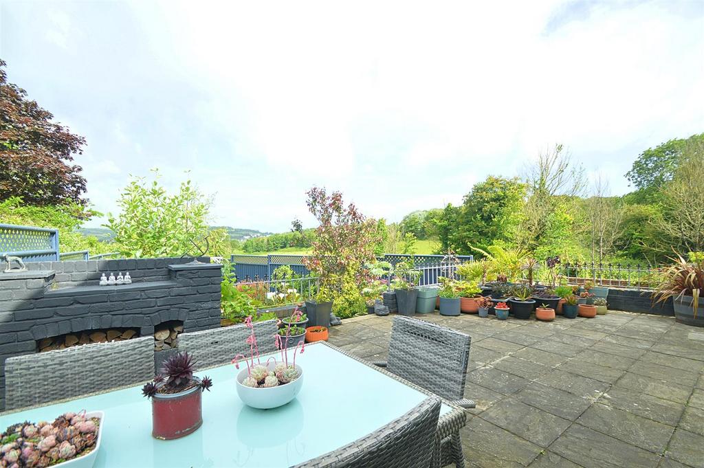 Resized Garden3.jpg