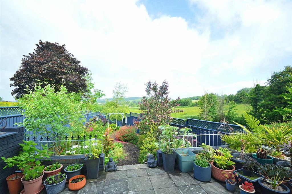 Resized Garden2.jpg