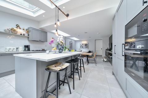 5 bedroom terraced house to rent, Littleton Street, London, SW18