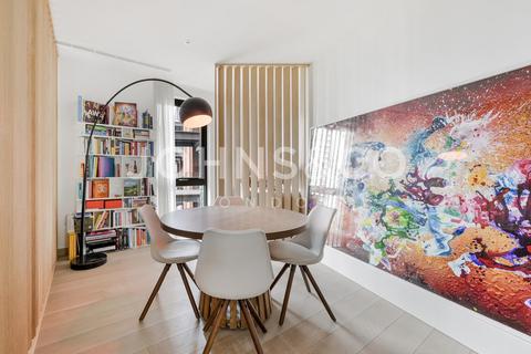 2 bedroom apartment for sale, Legacy Building, Embassy Gardens, SW11