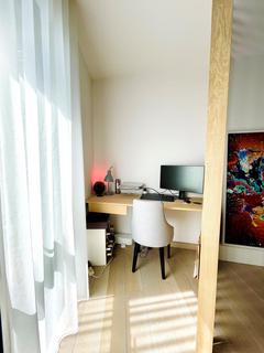 2 bedroom apartment for sale, Legacy Building, Embassy Gardens, SW11