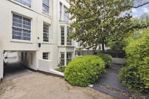 undefined, Cliff Road, London, NW1