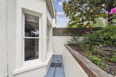 undefined, Cliff Road, London, NW1