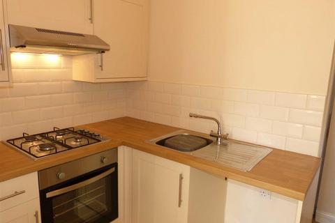 2 bedroom end of terrace house to rent, Charlestown Road, Glossop, Derbyshire