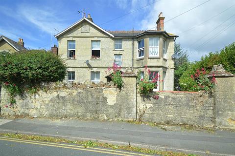 3 bedroom flat for sale, PRIVATE GARDEN * CENTRAL SHANKLIN