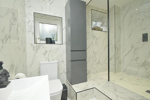 3 bedroom flat for sale, PRIVATE GARDEN * CENTRAL SHANKLIN