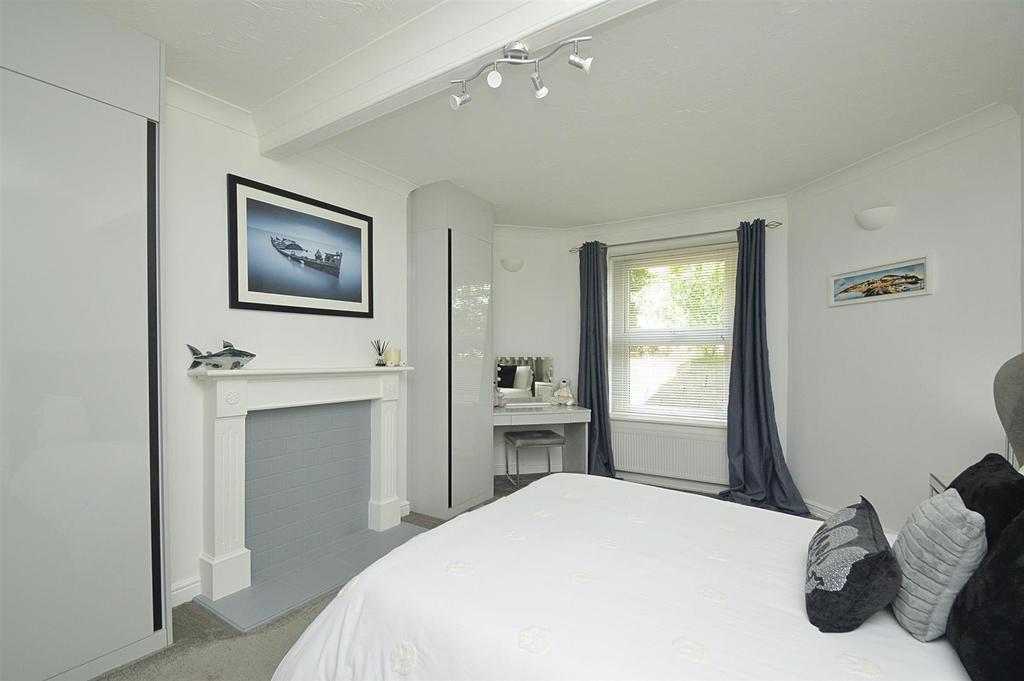 Resized Bed1a.jpg
