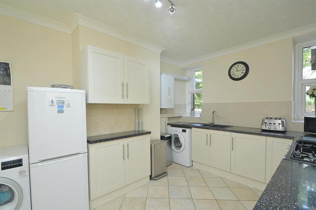 Resized Kitchen1.jpg