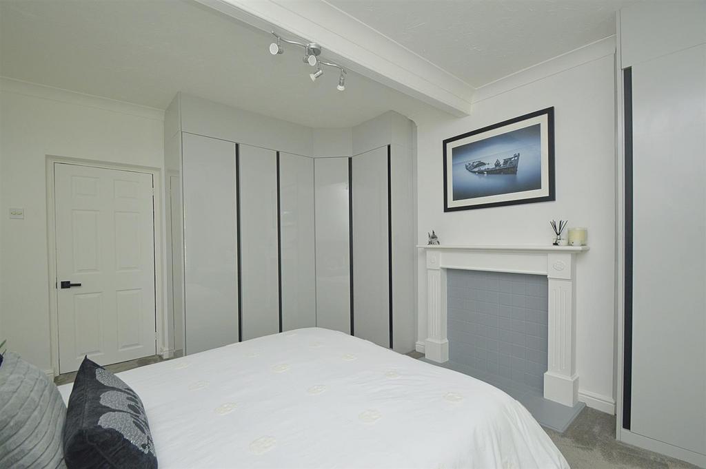 Resized Bed1b.jpg