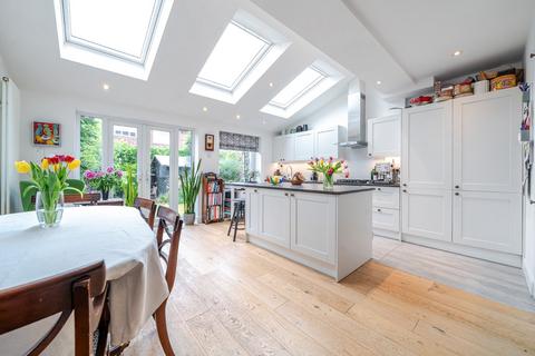 17 Merton Hall Gardens, London, SW20 8SN
