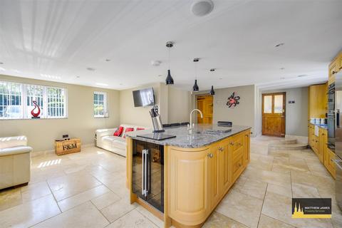 6 bedroom cottage for sale, Main Road, Ansty, Coventry *Seperate Annex*