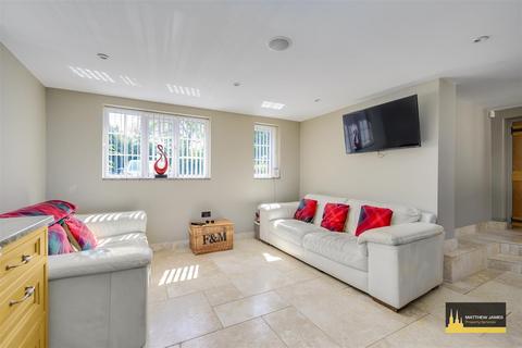 6 bedroom cottage for sale, Main Road, Ansty, Coventry *Separate Annex*