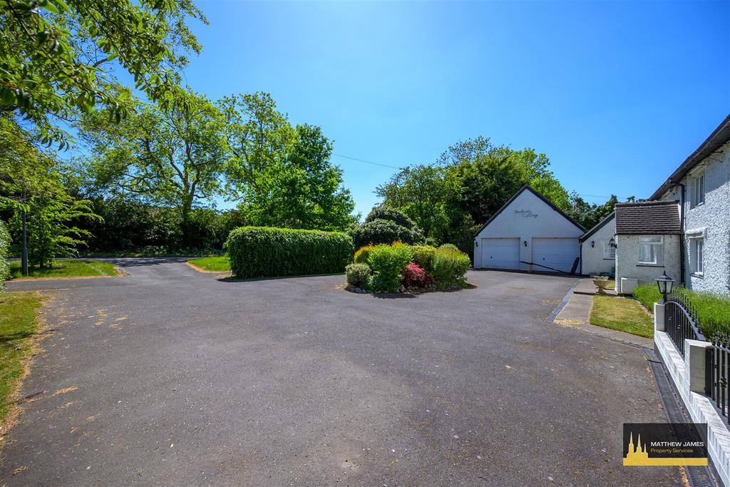 Approach/ Driveway