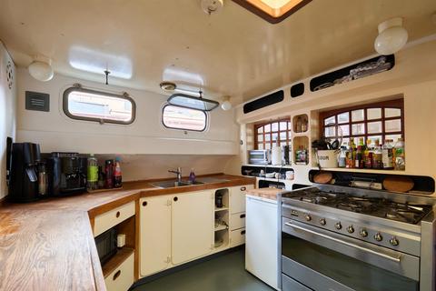 2 bedroom houseboat for sale, Blackwall Basin Moorings, Canary Wharf, E14