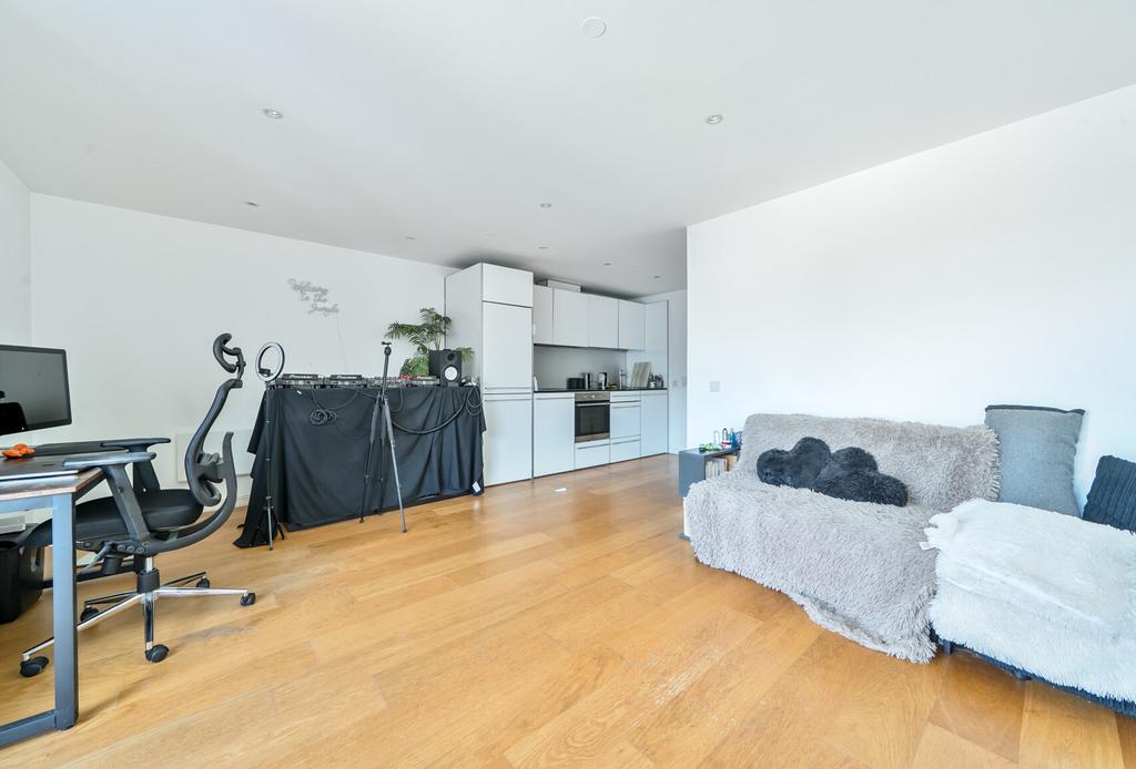 1297634 16 683725...
