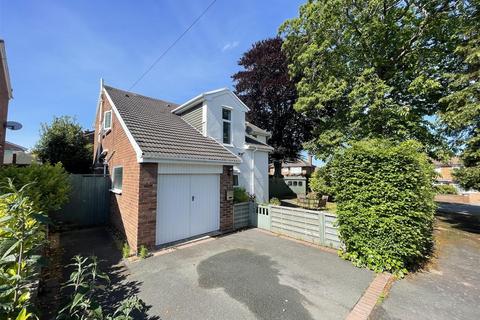 2 Maple Tree Grove, Wirral, CH60 1UR