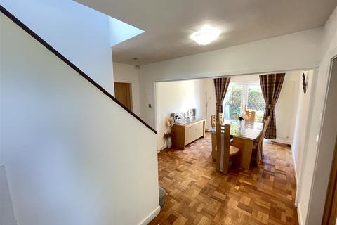 2 Maple Tree Grove, Wirral, CH60 1UR