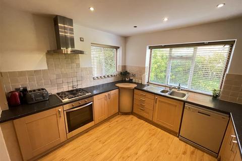 2 Maple Tree Grove, Wirral, CH60 1UR