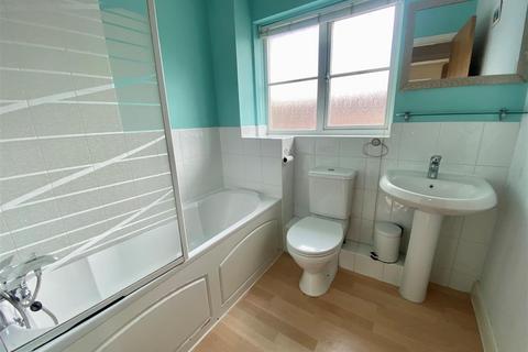 4 Grenada Close, Eastbourne, BN23 5TJ