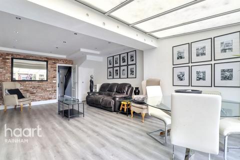 85 Whybridge Close, Rainham, RM13 8BD