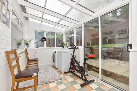 12 Goudhurst Close, Canterbury, CT2 7TU