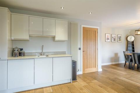 11 Flint Grove, Stourbridge, DY8 4BZ