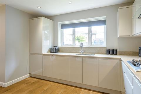 11 Flint Grove, Stourbridge, DY8 4BZ