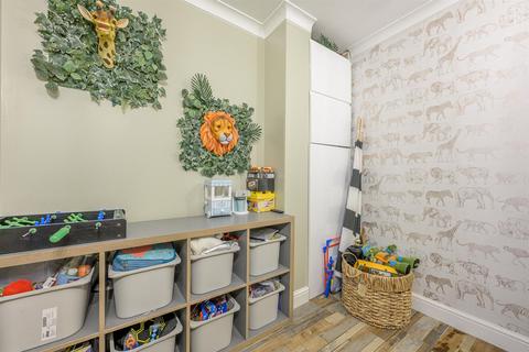 11 Flint Grove, Stourbridge, DY8 4BZ