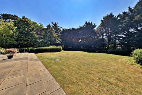 2 bedroom flat for sale, Bournemouth