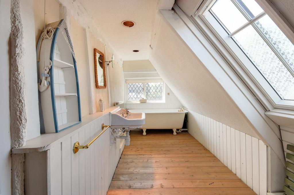 En-Suite (Bed 1)
