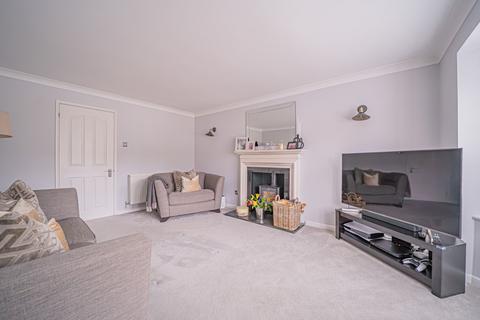 2 Austcliff Drive, Solihull, B91 3XT