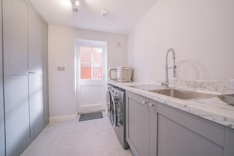 2 Austcliff Drive, Solihull, B91 3XT