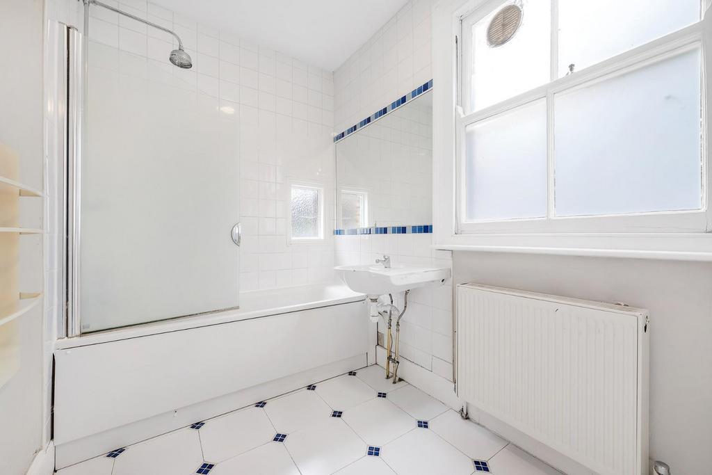 Bathroom.JPG