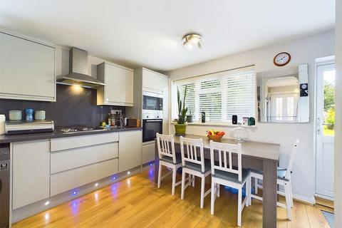 98 Down Street, West Molesey, KT8 2TE