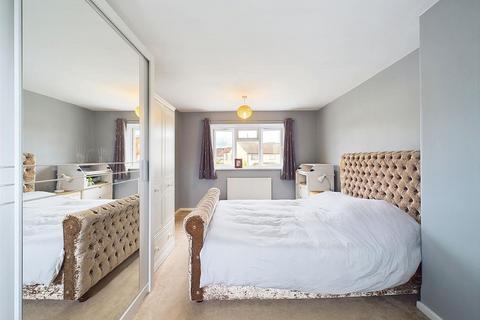 98 Down Street, West Molesey, KT8 2TE