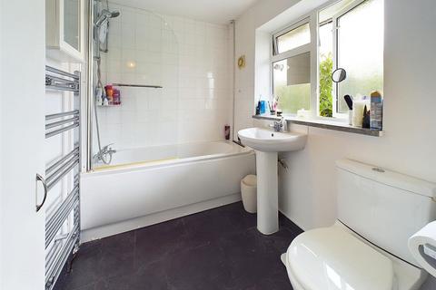 98 Down Street, West Molesey, KT8 2TE