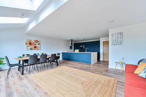 4 bedroom detached house for sale, Woodrow Road, Melksham SN12