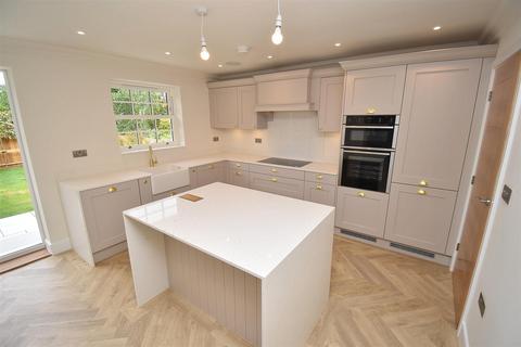 4 bedroom detached house for sale, North Hill, Little Baddow