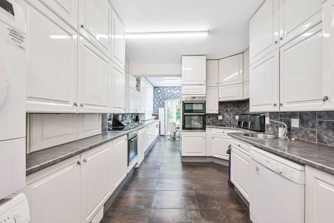 undefined, West Avenue, Hendon, London, NW4
