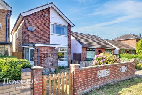 4 bedroom detached house for sale, Blackheath Road, Lowestoft